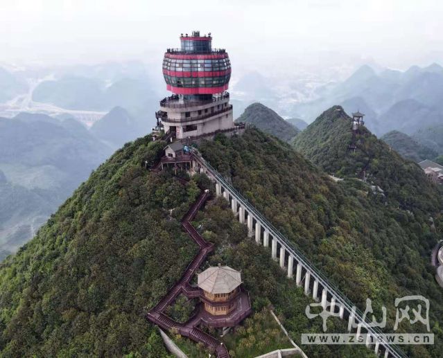 梅花山山顶成高端休闲度假区.